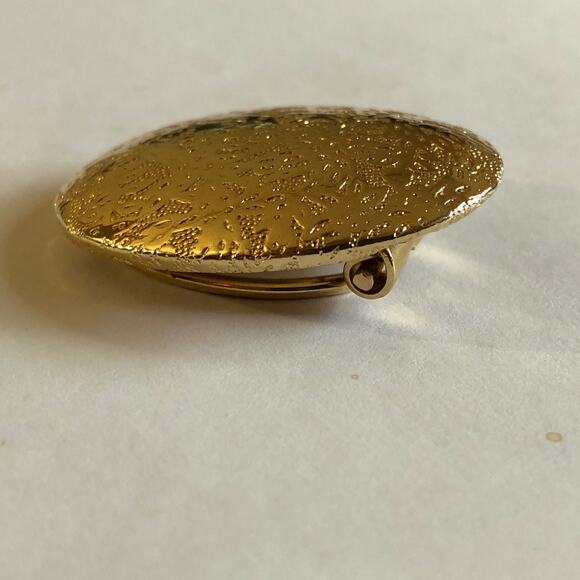 Vintage Scarf Clip, Gold Tone Oval w Vines and Flower Designs - Picture 6 of 7